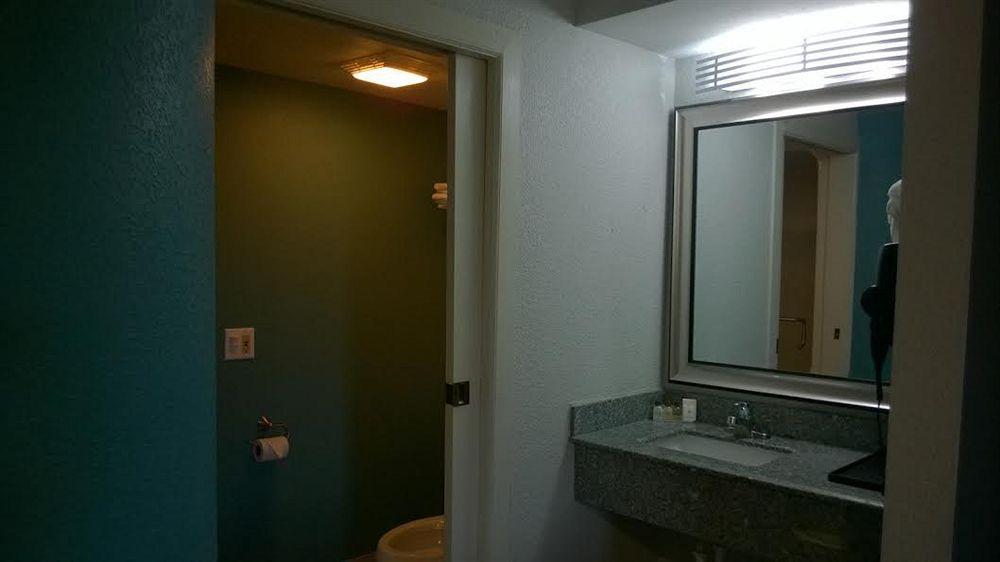 Inn At קלמסון מראה חיצוני תמונה